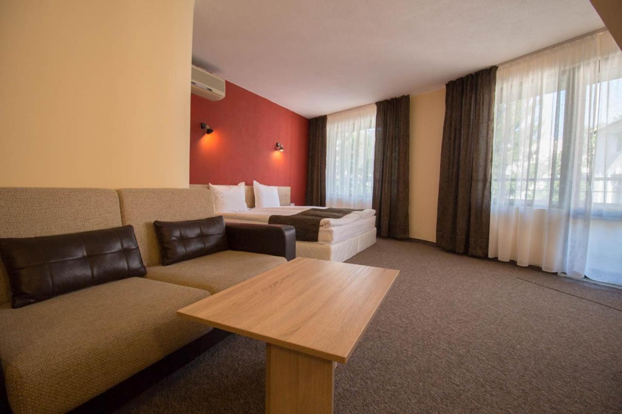 Evridika Hotel Devin Exteriér fotografie