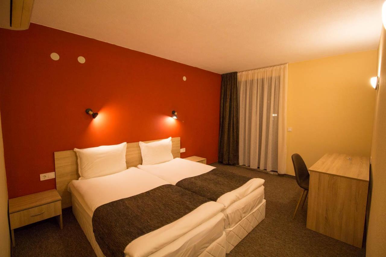 Evridika Hotel Devin Exteriér fotografie